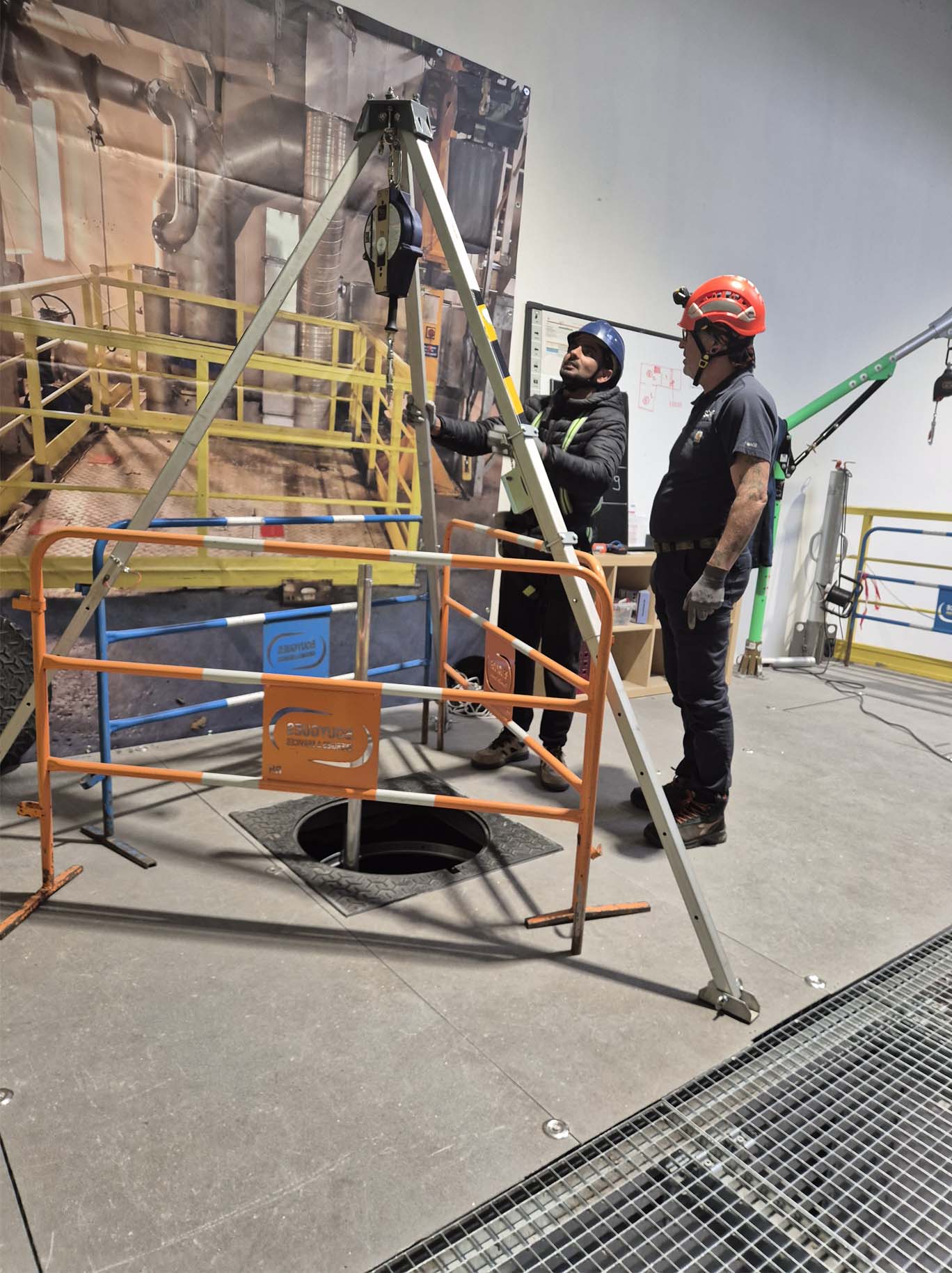 formation CATEC® : exercice pratique sur un espace confiné avec système de sécurité et EPI